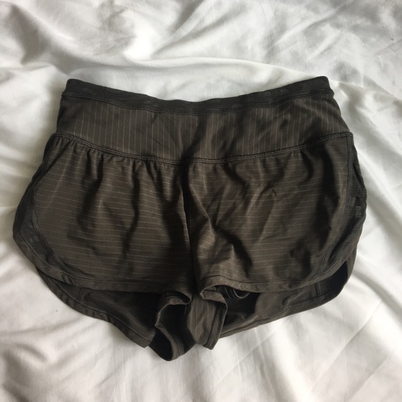 lululemon athletica Pants - Lululemon Camo Colored Shorts Size 2